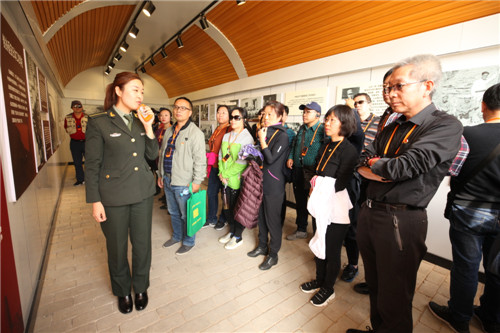 5 參觀寶塔山(shān)延安(an)日(ri)本(ben)工(gong)農學(xué)校.jpg